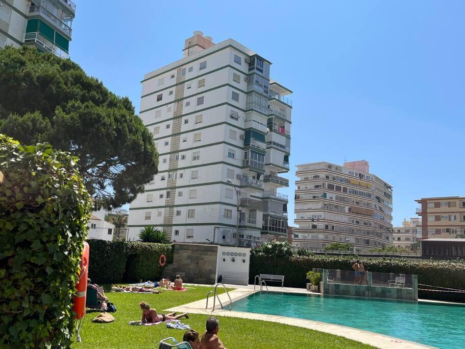 Apartamento Ginebra Torre Del Mar Exterior photo